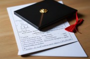 成教本科文凭有用吗？有学位证书更有价值！